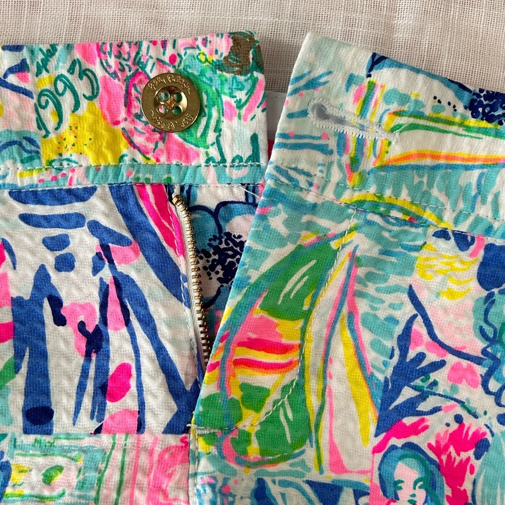 Lilly Pulitzer Blue and Pink Bermuda Shorts Vibrant Tropical Style - Picture 5 of 8